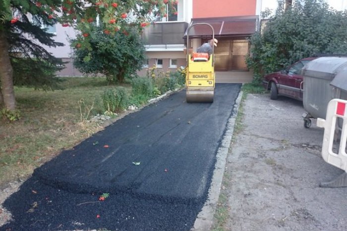 Ilustračný obrázok k článku Radnica plánuje rekonštrukciu ďalšieho chodníka: Obnovy sa dočká aj táto ulica!