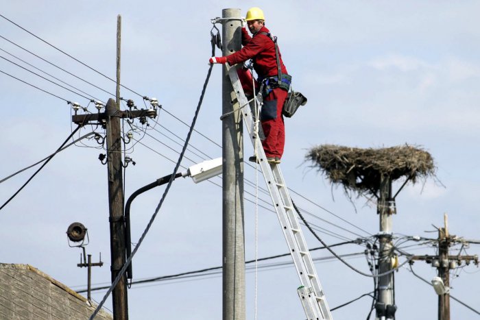 Ilustračný obrázok k článku Výpadky elektrickej energie v Demänovskej doline: Elektrikári prezradili, kde bol problém