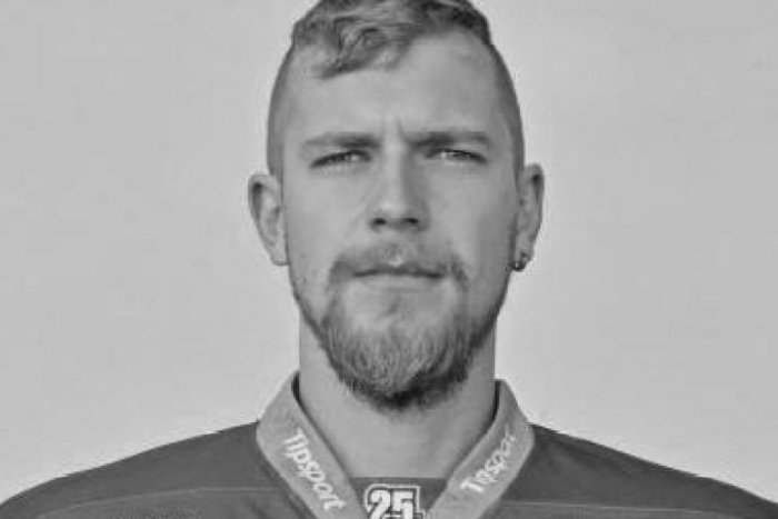 Ilustračný obrázok k článku Smutná správa pre mikulášskych fanúšikov: Zomrel hokejista Erik Nitriansky (†27)