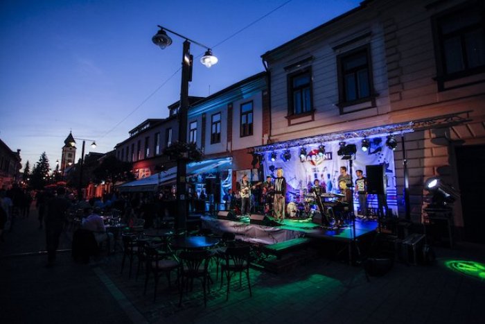 Ilustračný obrázok k článku Street Music Night v Mikuláši: Ktoré podniky sa zapoja do akcie tento rok?