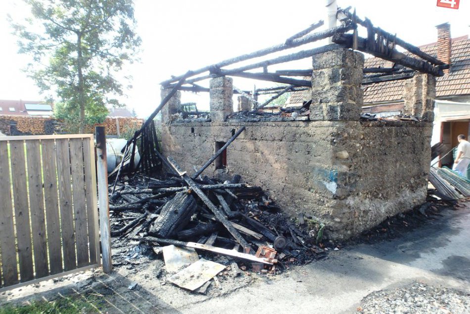 Požiar rodinného domu v Okoličnom